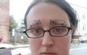 THE WINNER: Oi loikes cats, n oi dunt loik eyebrows.... so naturally.... 